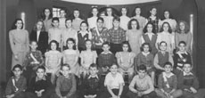 Betty Mitchell Nelson in 6th grade class photo